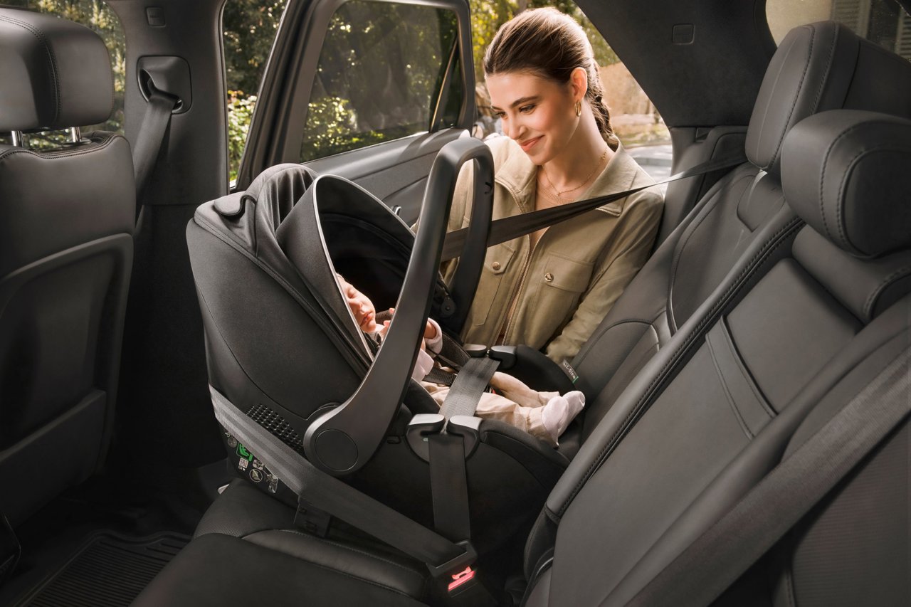 https://www.bebe9.com/media//wysiwyg/Marque/Chicco/Chicco-Univers-Siege-Auto.jpg