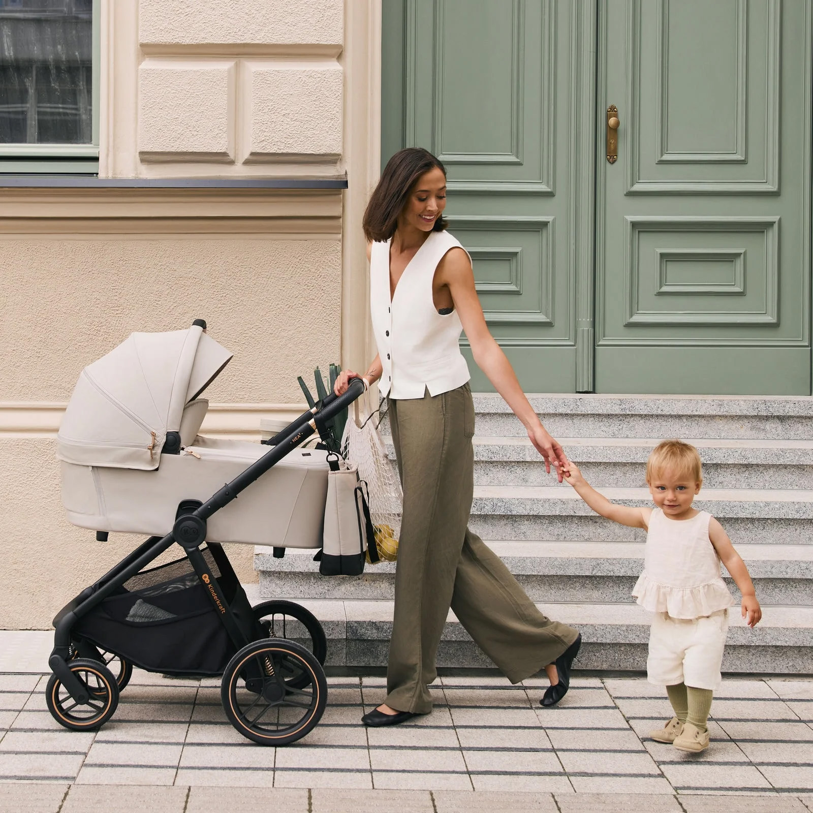 https://www.bebe9.com/media//wysiwyg/Marque/Kinderkraft/Kinderkraft-Poussette.jpg