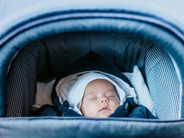 Siège auto, choisir une coque ou une nacelle pour bébé ?