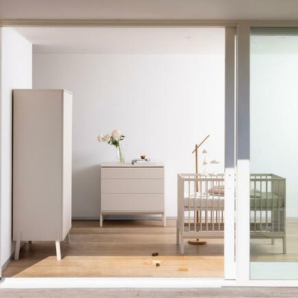 Chambre TRIO Lit 70x140 + Commode + Armoire ASHI Argile QUAX