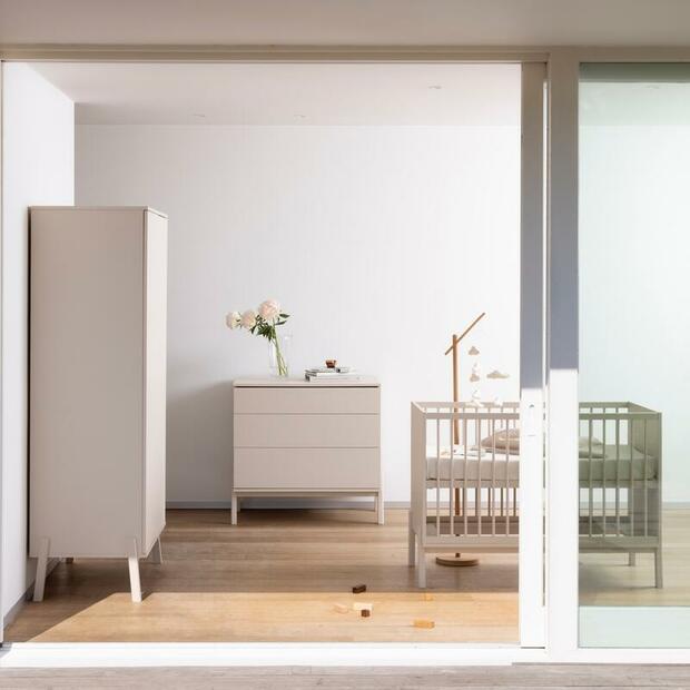 Chambre TRIO Lit 70x140 + Commode + Armoire ASHI Argile QUAX