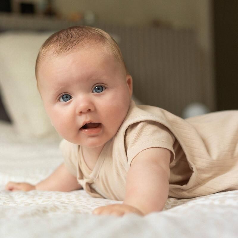 Gigoteuse Ete 3-18m Sable - trois kilos sept