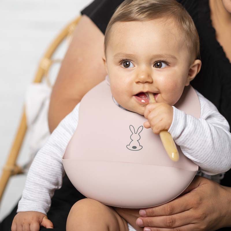 Bavoir en silicone imprimé lapin Rose - nattou